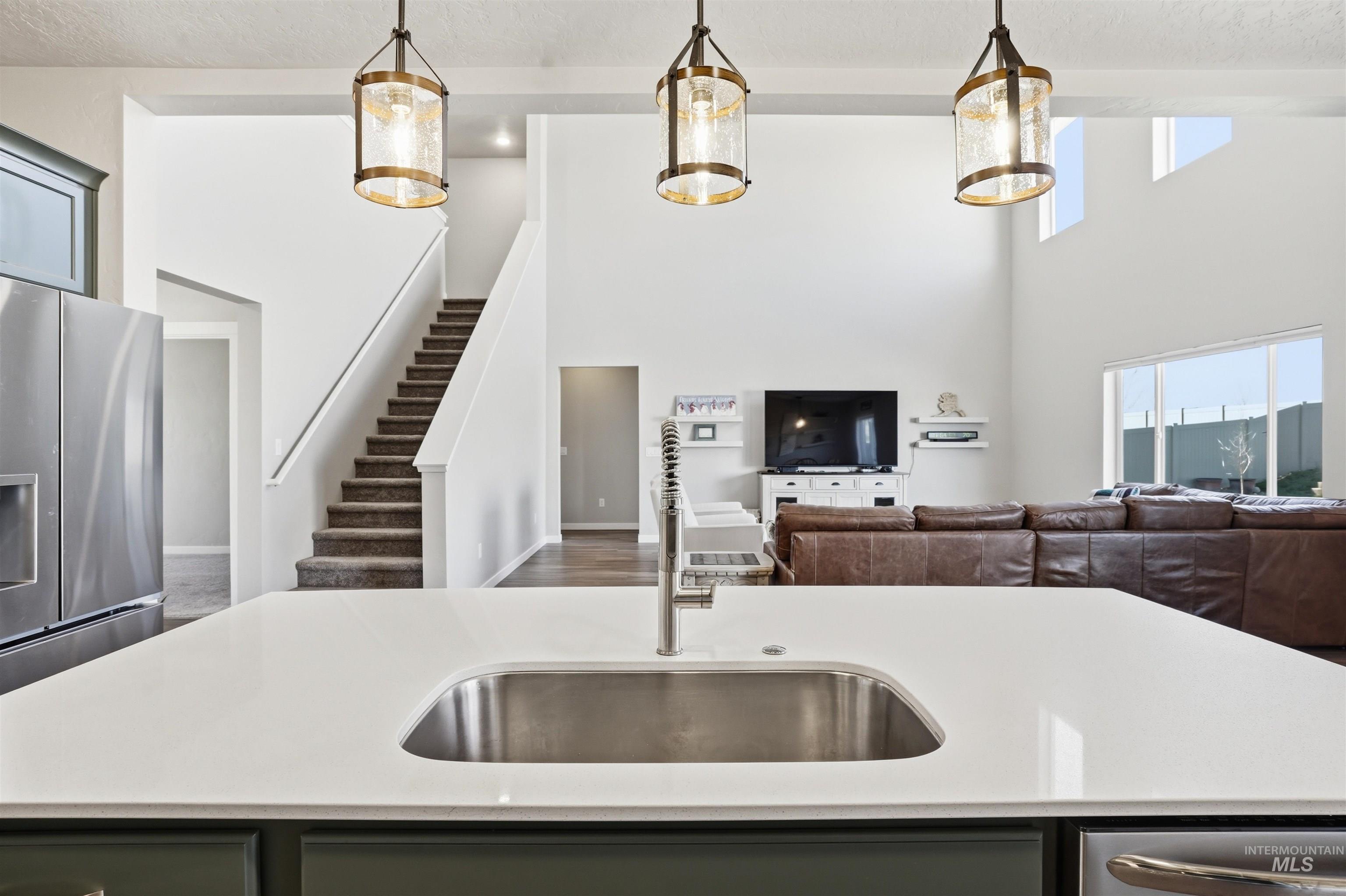 571 Dunmore Ave, Middleton, Idaho 83644, 5 Bedrooms, 3.5 Bathrooms, Residential For Sale, Price $615,000,MLS 98978918