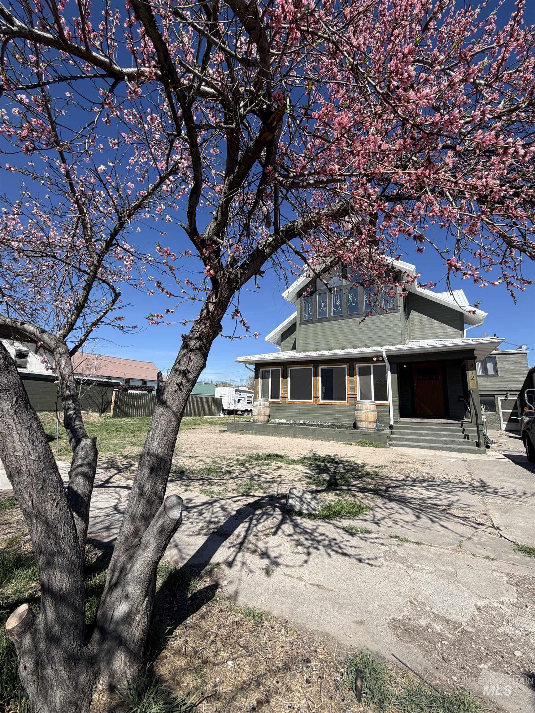 412 Main Ave N, Twin Falls, Idaho 83301, 1 Bedroom, 1 Bathroom, Residential Income For Sale, Price $669,000,MLS 98978919