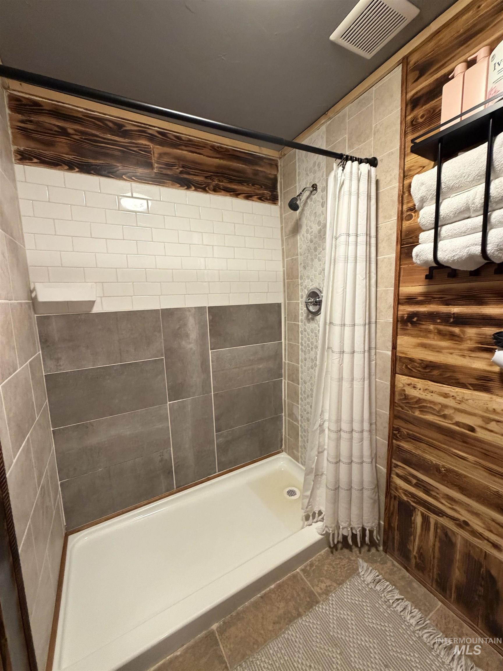 412 Main Ave N, Twin Falls, Idaho 83301, 1 Bedroom, 1 Bathroom, Residential Income For Sale, Price $669,000,MLS 98978919