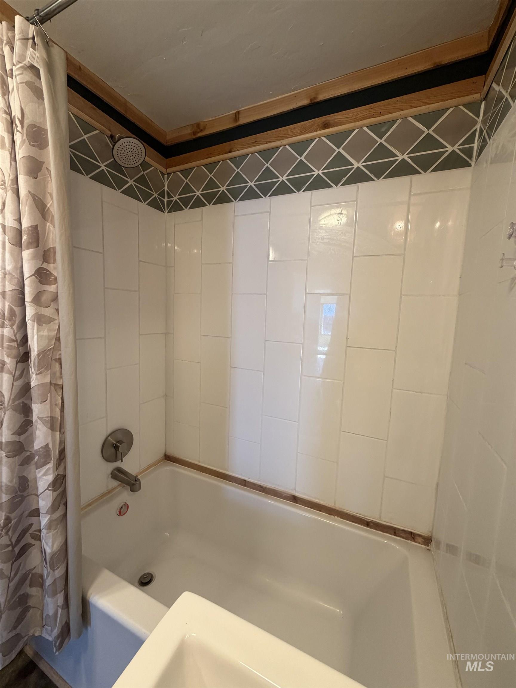 412 Main Ave N, Twin Falls, Idaho 83301, 1 Bedroom, 1 Bathroom, Residential Income For Sale, Price $669,000,MLS 98978919