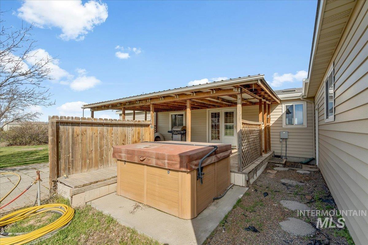 4473 Hwy 51, Mountain Home, Idaho 83647, 3 Bedrooms, 2 Bathrooms, Residential For Sale, Price $449,900, 98978921