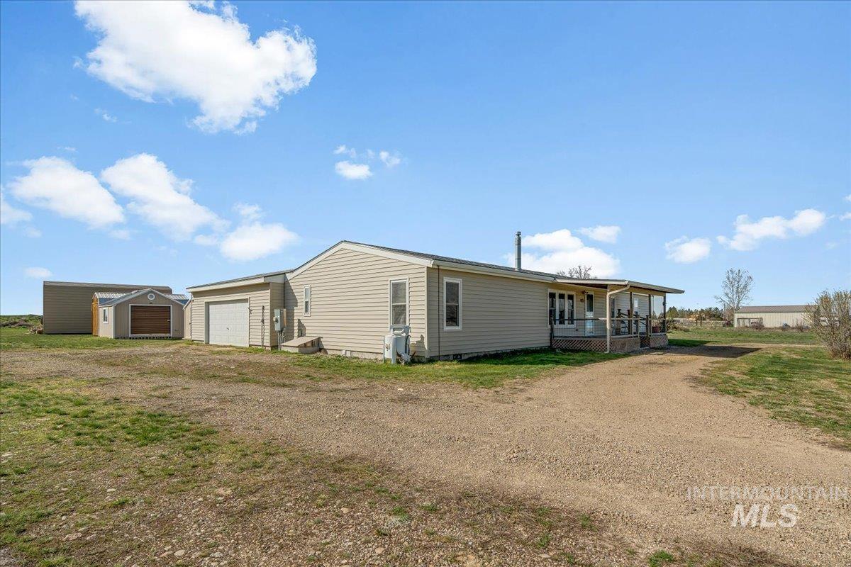 4473 Hwy 51, Mountain Home, Idaho 83647, 3 Bedrooms, 2 Bathrooms, Residential For Sale, Price $449,900, 98978921