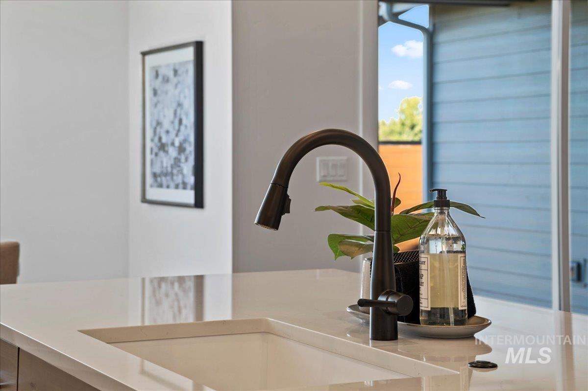 6602 W Sollas Dr, Eagle, Idaho 83616, 3 Bedrooms, 3 Bathrooms, Residential For Sale, Price $649,900, 98978925