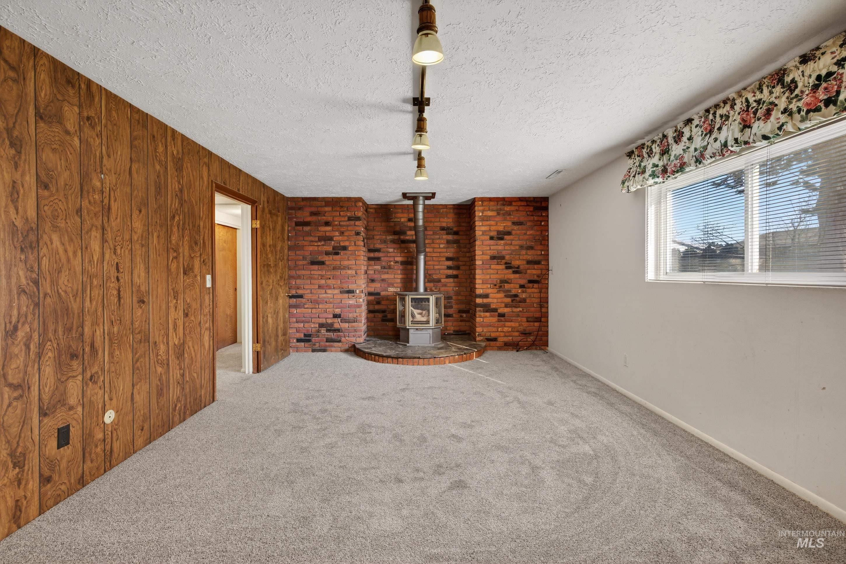 10817 W Ashburton Drive, Boise, Idaho 83709, 4 Bedrooms, 2 Bathrooms, Residential For Sale, Price $479,900, 98978926