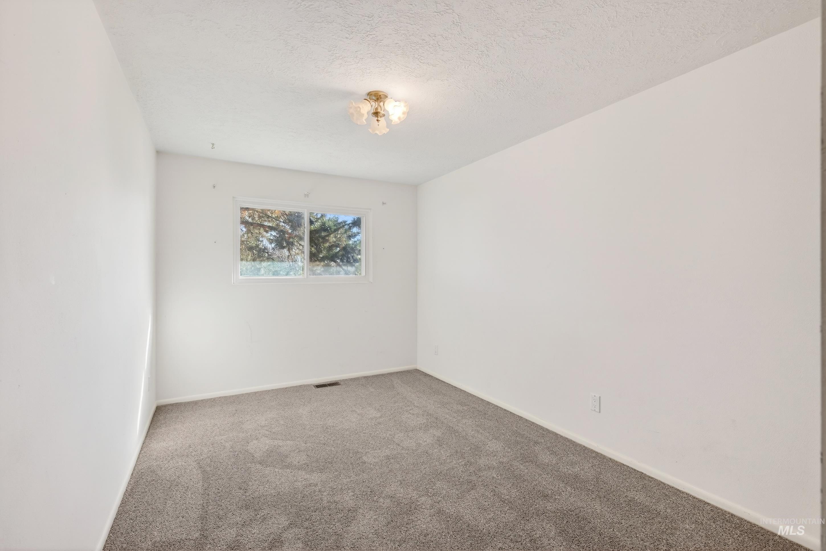 10817 W Ashburton Drive, Boise, Idaho 83709, 4 Bedrooms, 2 Bathrooms, Residential For Sale, Price $479,900, 98978926