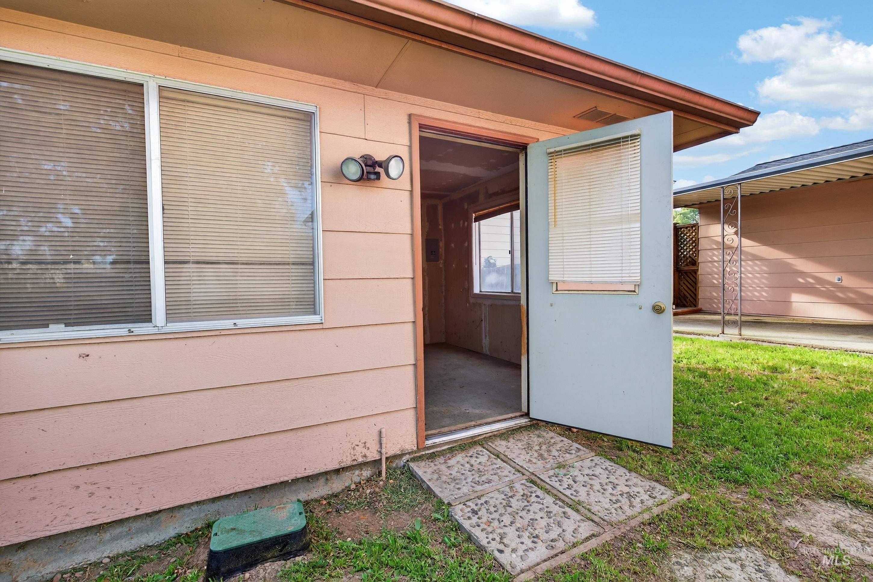 10817 W Ashburton Drive, Boise, Idaho 83709, 4 Bedrooms, 2 Bathrooms, Residential For Sale, Price $479,900, 98978926