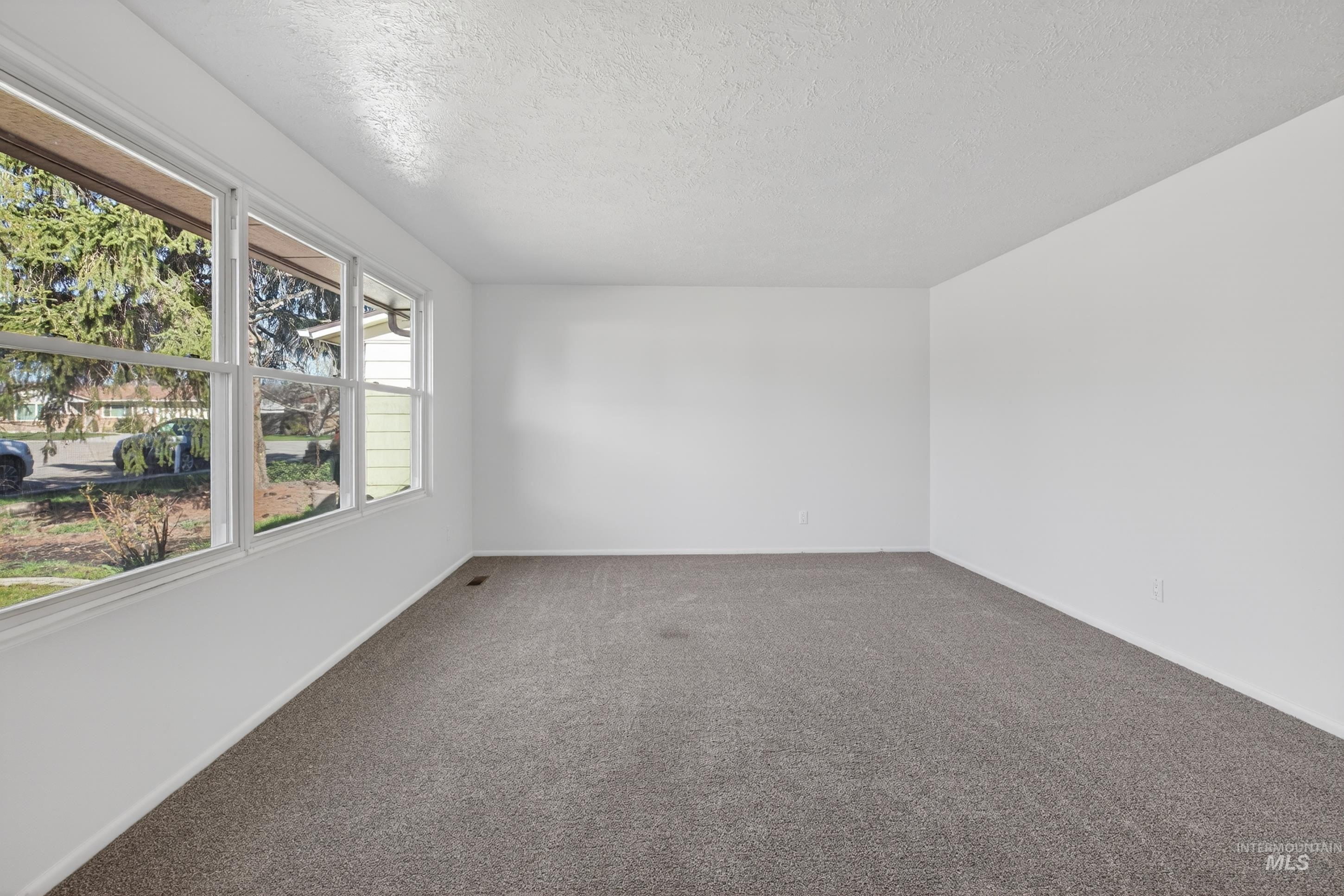 10817 W Ashburton Drive, Boise, Idaho 83709, 4 Bedrooms, 2 Bathrooms, Residential For Sale, Price $479,900, 98978926