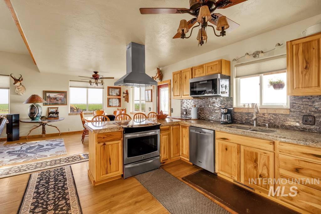 2530 E 4000 N, Filer, Idaho 83328, 1 Bedroom, 1.5 Bathrooms, Residential For Sale, Price $850,000, 98978927