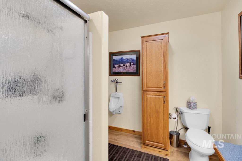 2530 E 4000 N, Filer, Idaho 83328, 1 Bedroom, 1.5 Bathrooms, Residential For Sale, Price $850,000, 98978927