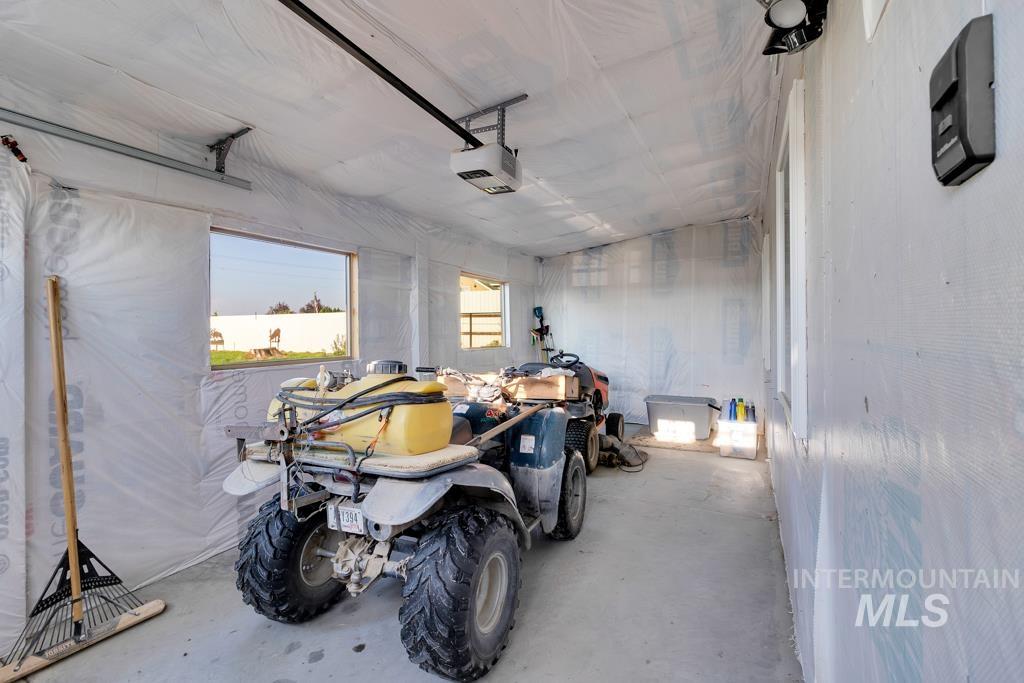 2530 E 4000 N, Filer, Idaho 83328, 1 Bedroom, 1.5 Bathrooms, Residential For Sale, Price $850,000, 98978927