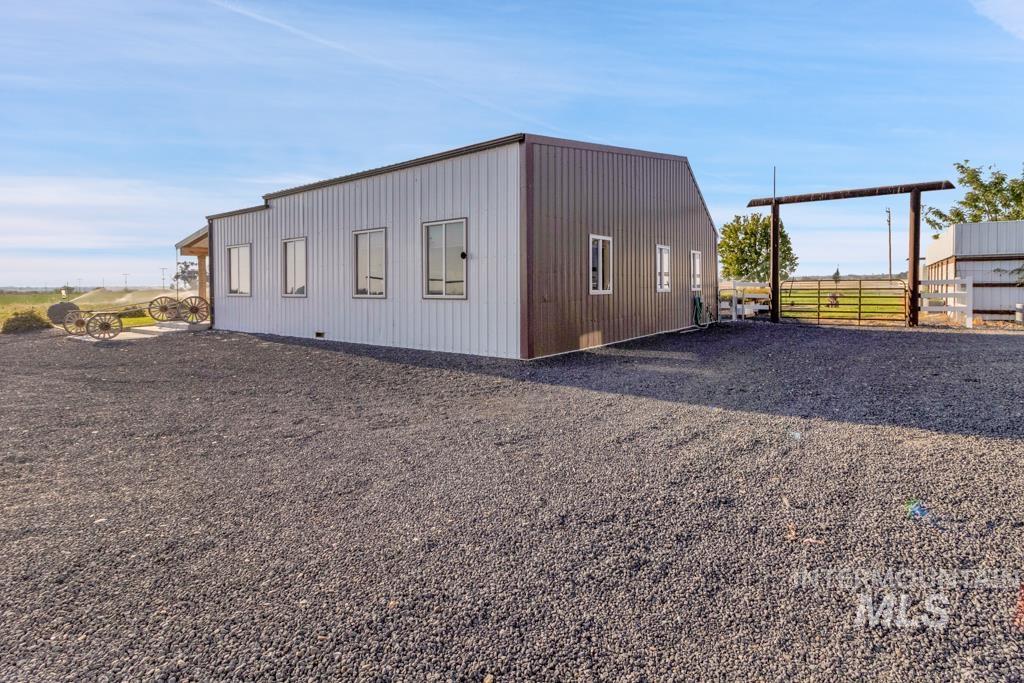 2530 E 4000 N, Filer, Idaho 83328, 1 Bedroom, 1.5 Bathrooms, Residential For Sale, Price $850,000, 98978927