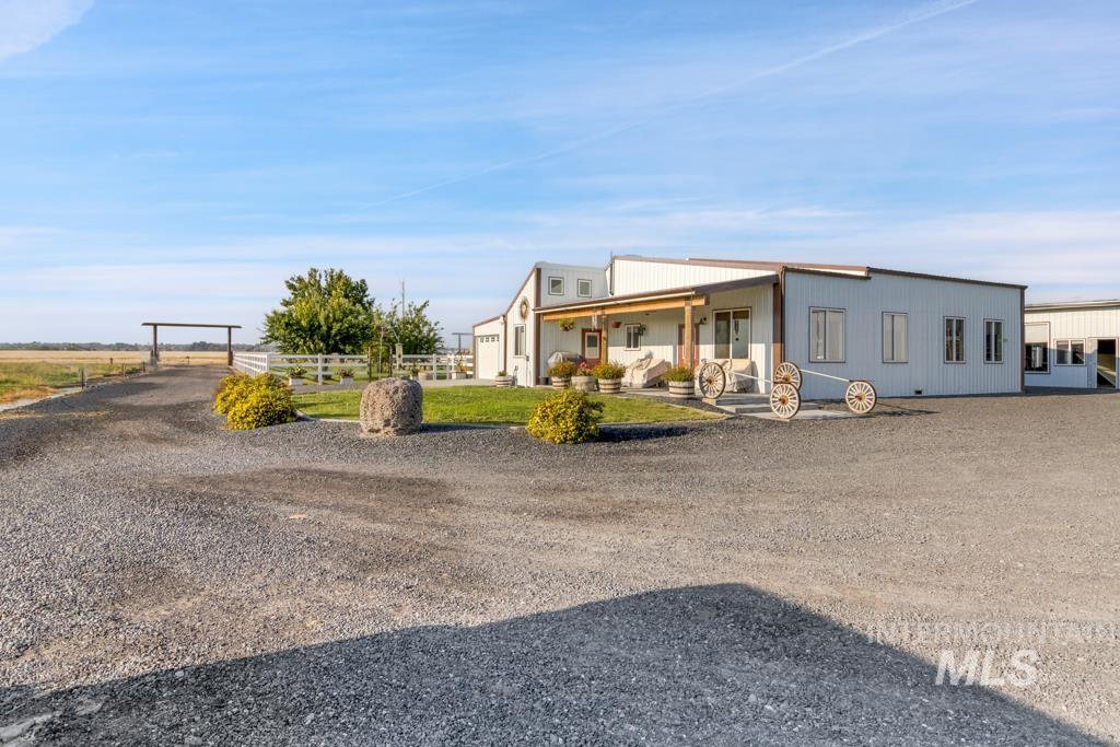 2530 E 4000 N, Filer, Idaho 83328, 1 Bedroom, 1.5 Bathrooms, Residential For Sale, Price $850,000, 98978927