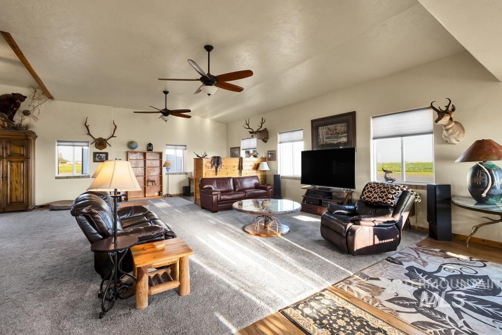 2530 E 4000 N, Filer, Idaho 83328, 1 Bedroom, 1.5 Bathrooms, Residential For Sale, Price $850,000, 98978927