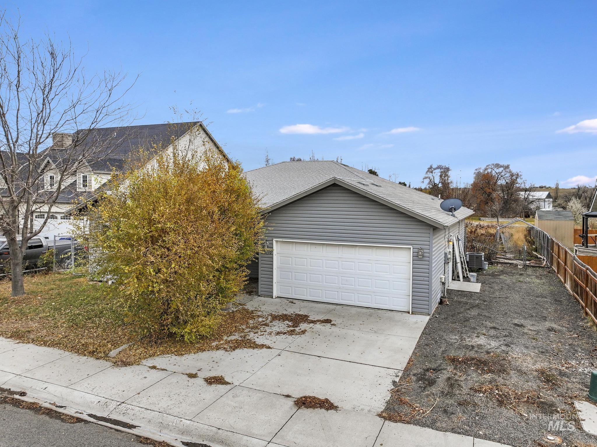 1309 Lauren ln, Filer, Idaho 83328, 4 Bedrooms, 2 Bathrooms, Residential For Sale, Price $335,000, 98978928