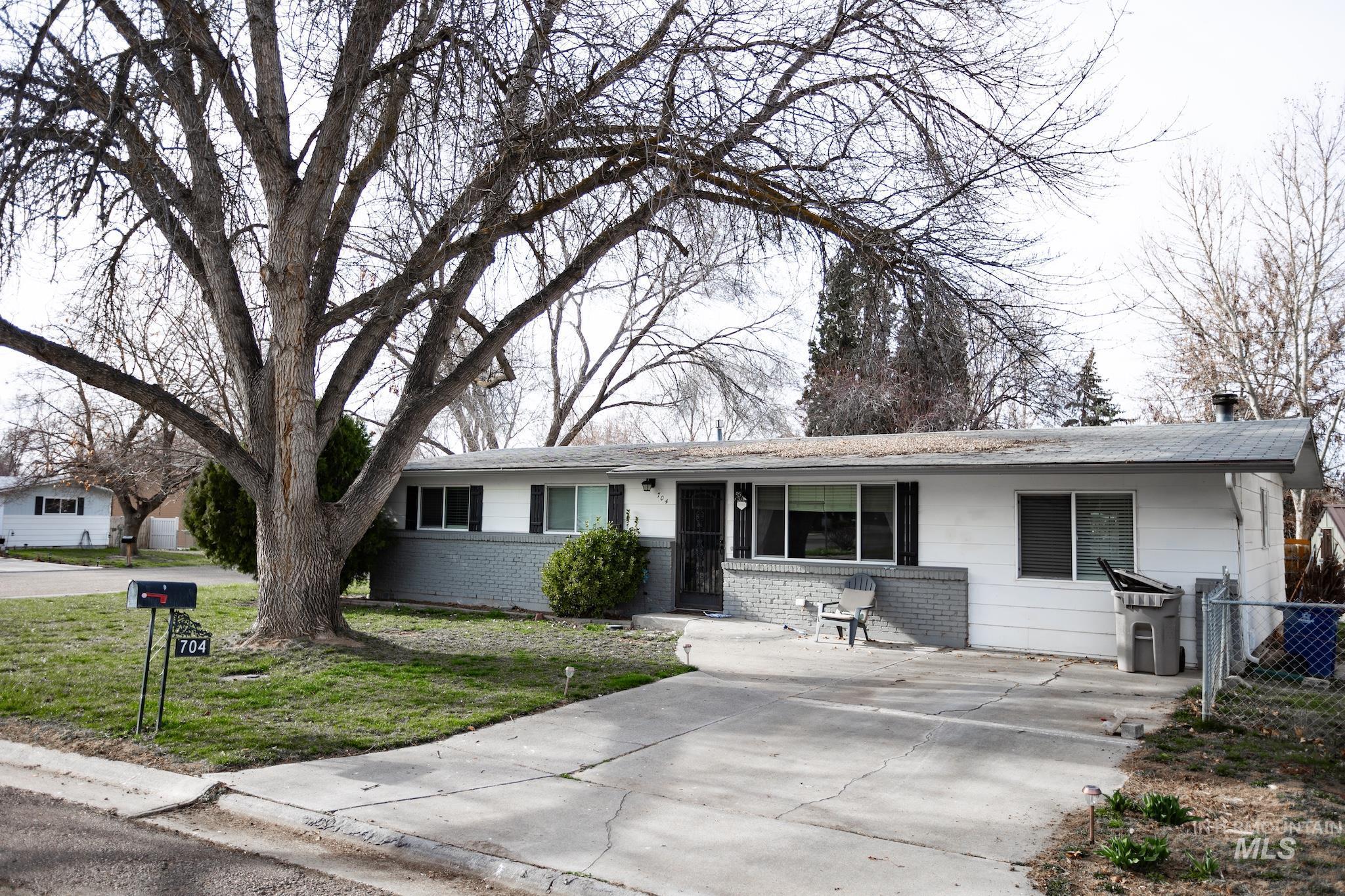 704 Hudson Dr., Nampa, Idaho 83651, 3 Bedrooms, 1 Bathroom, Residential For Sale, Price $350,000, 98978930