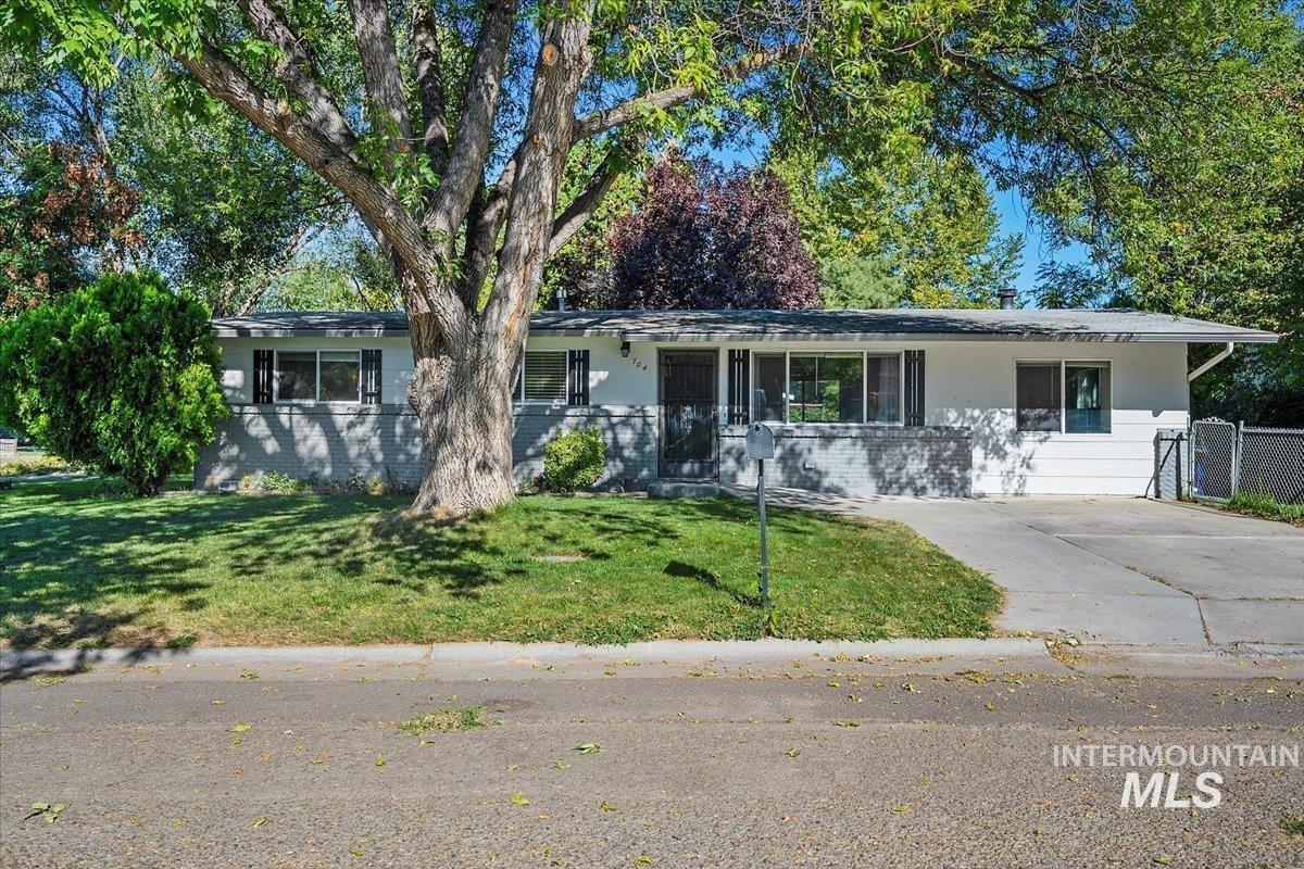 704 Hudson Dr., Nampa, Idaho 83651, 3 Bedrooms, 1 Bathroom, Residential For Sale, Price $345,000, 98978930