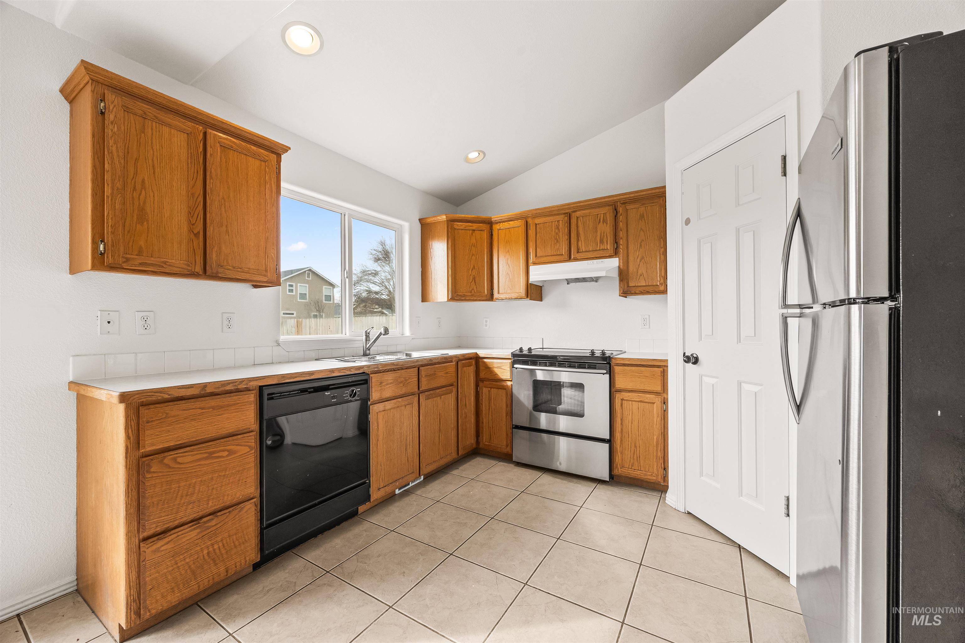 2103 E Kara Anne Ave, Nampa, Idaho 83686, 3 Bedrooms, 2 Bathrooms, Residential For Sale, Price $345,000, 98978932