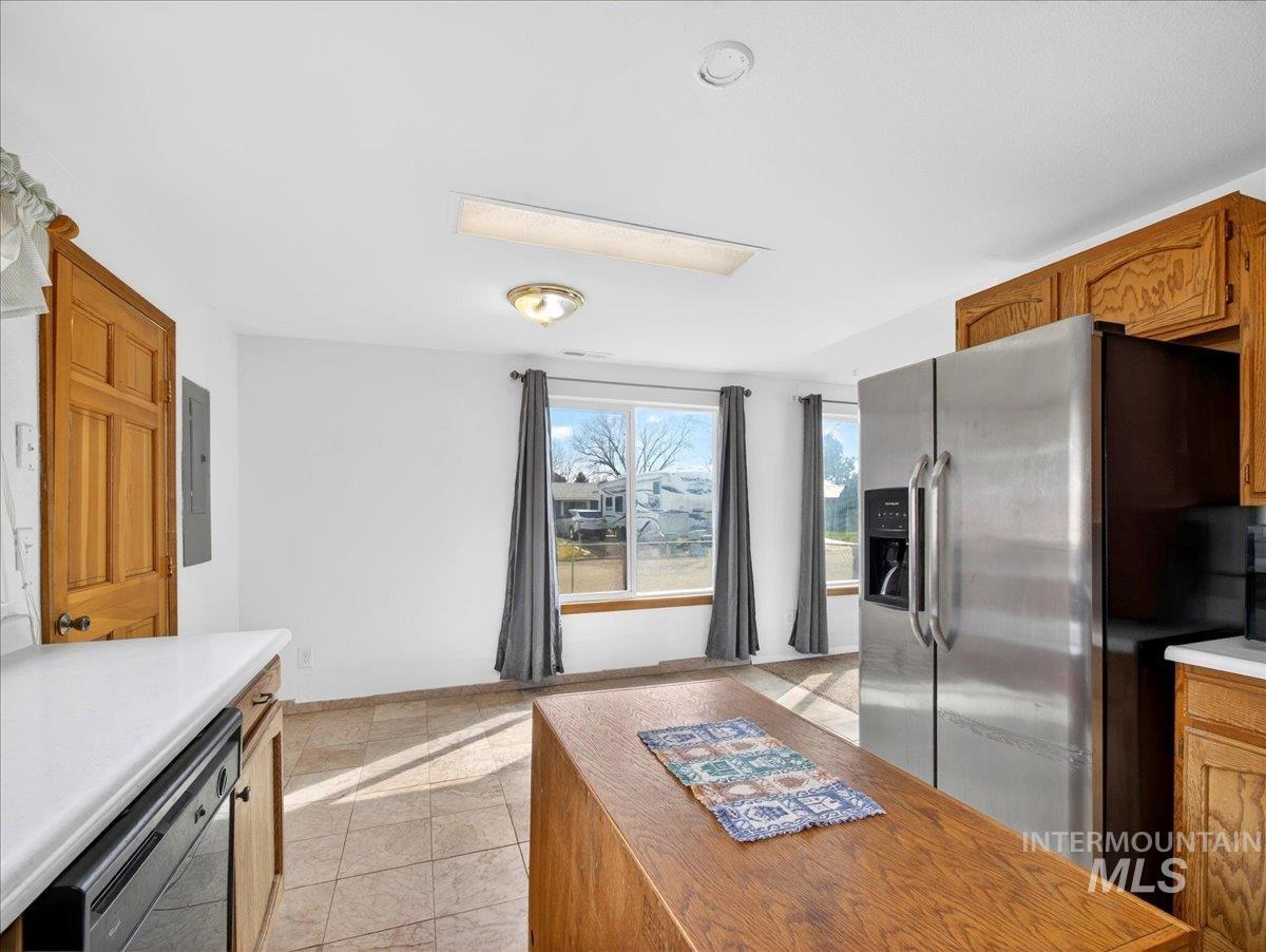 1405 N La Cresta Ave, Caldwell, Idaho 83605, 3 Bedrooms, 2 Bathrooms, Residential For Sale, Price $359,000, 98978933