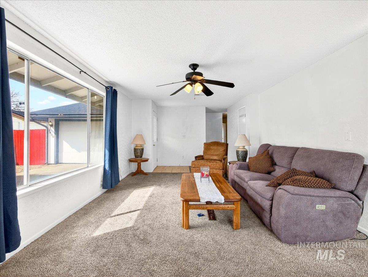 1405 N La Cresta Ave, Caldwell, Idaho 83605, 3 Bedrooms, 2 Bathrooms, Residential For Sale, Price $359,000, 98978933