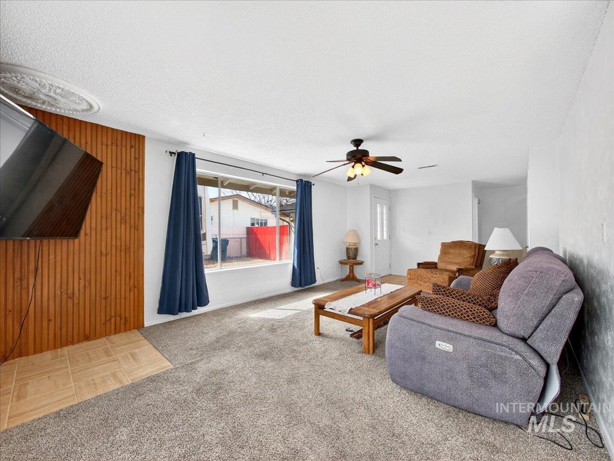 1405 N La Cresta Ave, Caldwell, Idaho 83605, 3 Bedrooms, 2 Bathrooms, Residential For Sale, Price $359,000, 98978933