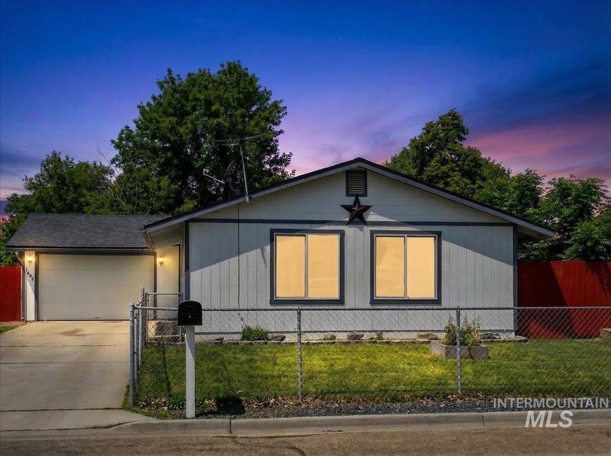 1405 N La Cresta Ave, Caldwell, Idaho 83605, 3 Bedrooms, 2 Bathrooms, Residential For Sale, Price $354,900,MLS 98978933