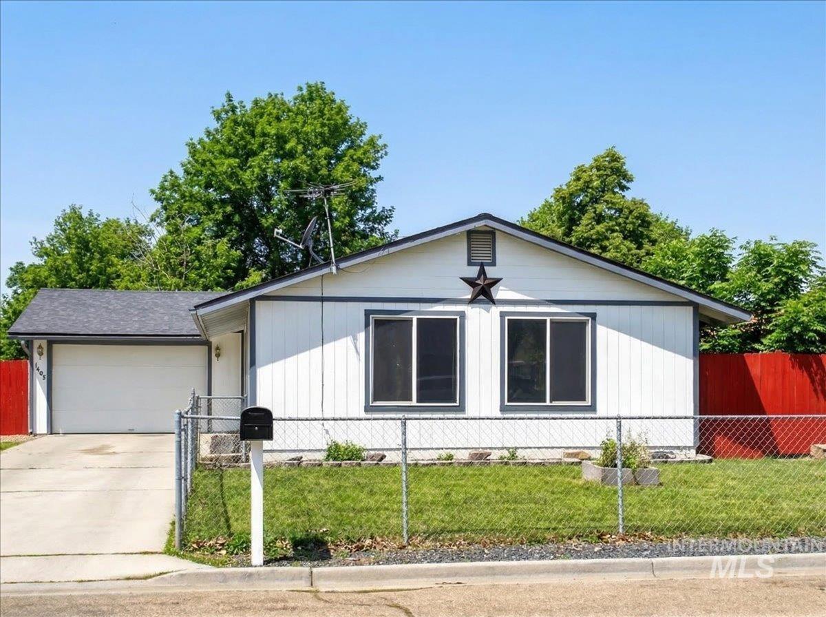 1405 N La Cresta Ave, Caldwell, Idaho 83605, 3 Bedrooms, 2 Bathrooms, Residential For Sale, Price $359,000, 98978933