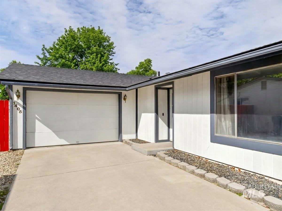 1405 N La Cresta Ave, Caldwell, Idaho 83605, 3 Bedrooms, 2 Bathrooms, Residential For Sale, Price $359,000, 98978933
