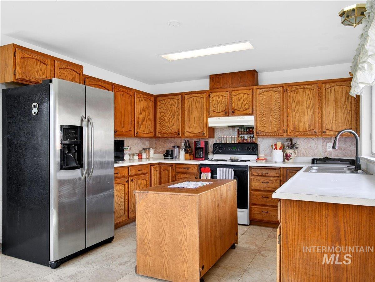 1405 N La Cresta Ave, Caldwell, Idaho 83605, 3 Bedrooms, 2 Bathrooms, Residential For Sale, Price $359,000, 98978933