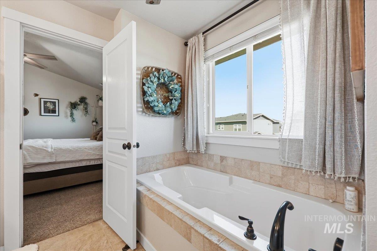 13314 Bloomfield Dr, Caldwell, Idaho 83607, 5 Bedrooms, 2.5 Bathrooms, Residential For Sale, Price $510,000, 98978934