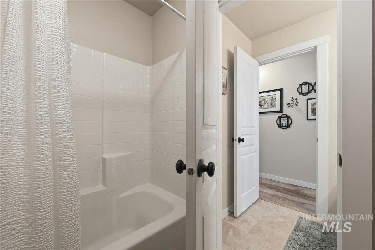 13314 Bloomfield Dr, Caldwell, Idaho 83607, 5 Bedrooms, 2.5 Bathrooms, Residential For Sale, Price $510,000, 98978934