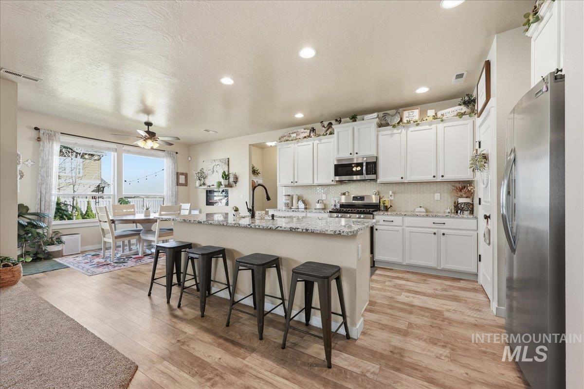 13314 Bloomfield Dr, Caldwell, Idaho 83607, 5 Bedrooms, 2.5 Bathrooms, Residential For Sale, Price $510,000, 98978934