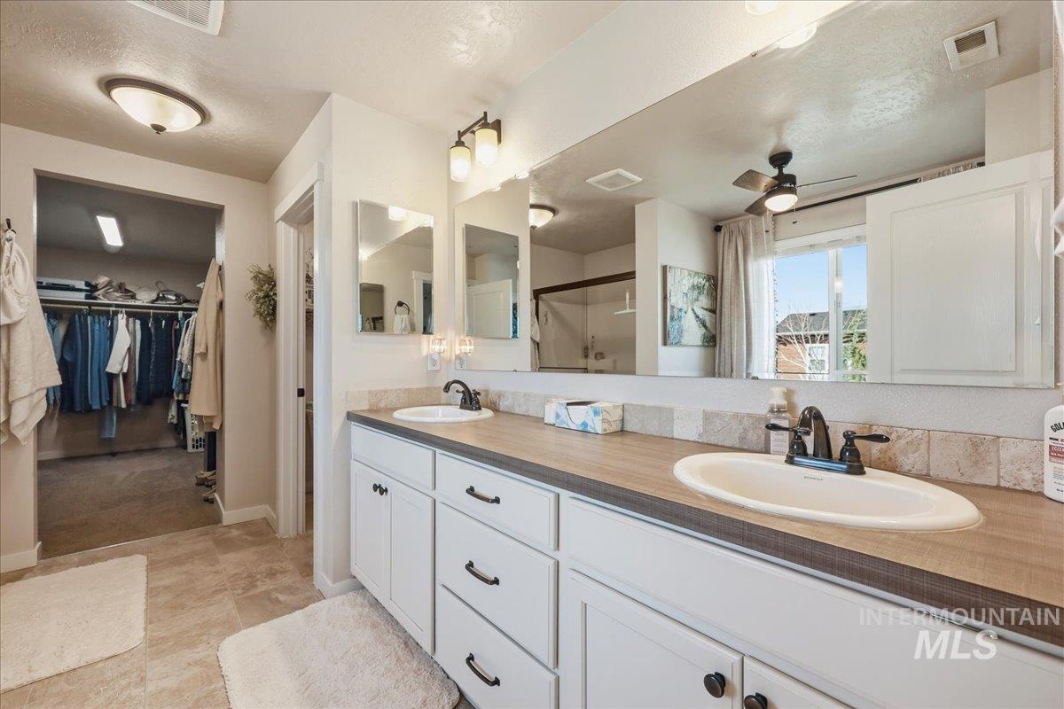 13314 Bloomfield Dr, Caldwell, Idaho 83607, 5 Bedrooms, 2.5 Bathrooms, Residential For Sale, Price $510,000, 98978934