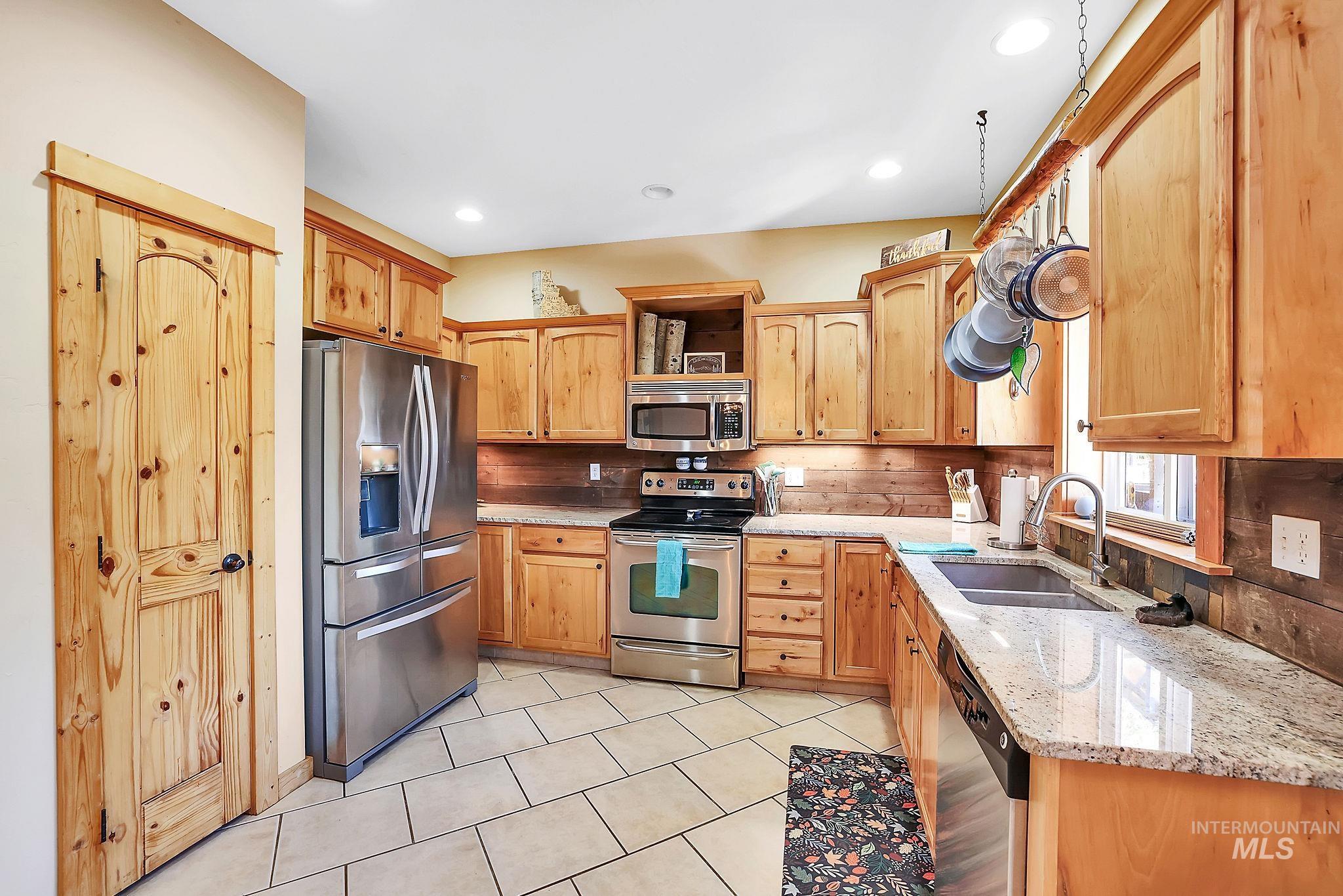 12954 Upland Rd, Donnelly, Idaho 83615, 3 Bedrooms, 2 Bathrooms, Residential For Sale, Price $649,900, 98978938