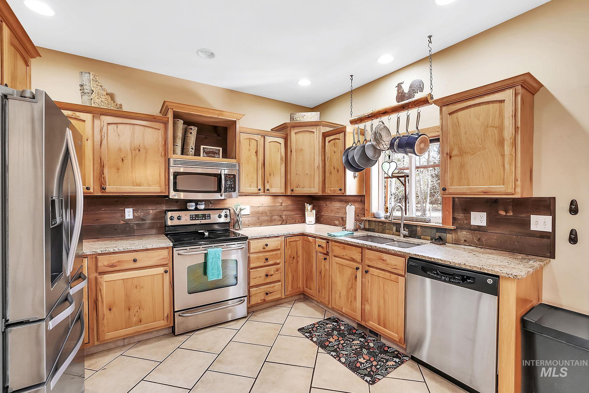 12954 Upland Rd, Donnelly, Idaho 83615, 3 Bedrooms, 2 Bathrooms, Residential For Sale, Price $649,900, 98978938