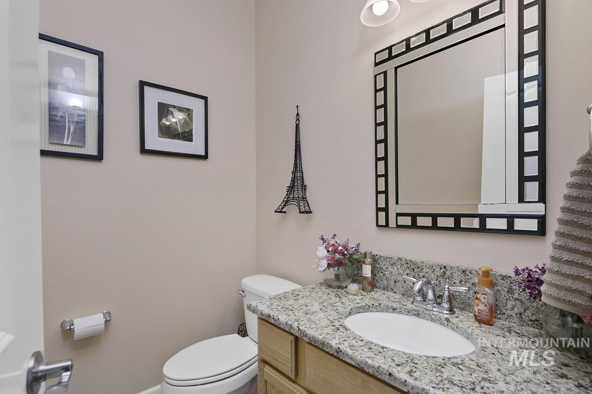 9013 W Cambridge Ct, Hammett, Idaho 83627, 4 Bedrooms, 3.5 Bathrooms, Residential For Sale, Price $794,900, 98978939