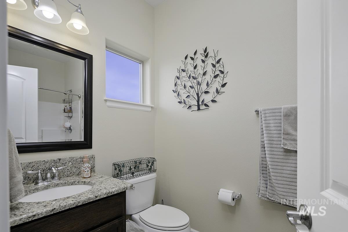 9013 W Cambridge Ct, Hammett, Idaho 83627, 4 Bedrooms, 3.5 Bathrooms, Residential For Sale, Price $794,900, 98978939