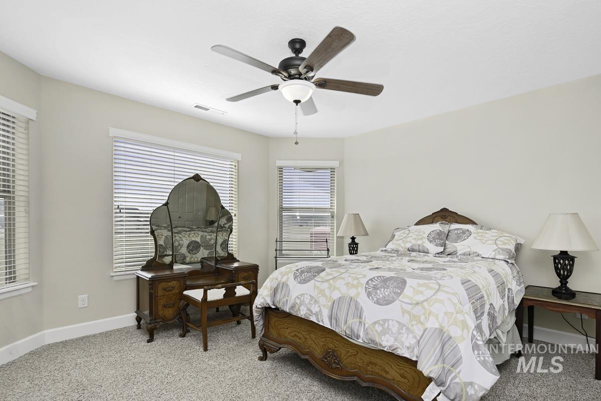 9013 W Cambridge Ct, Hammett, Idaho 83627, 4 Bedrooms, 3.5 Bathrooms, Residential For Sale, Price $794,900, 98978939