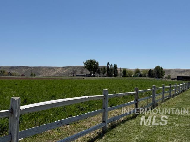 9013 W Cambridge Ct, Hammett, Idaho 83627, 4 Bedrooms, 3.5 Bathrooms, Residential For Sale, Price $794,900, 98978939