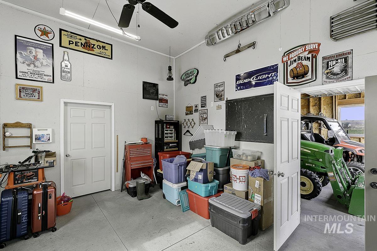 9013 W Cambridge Ct, Hammett, Idaho 83627, 4 Bedrooms, 3.5 Bathrooms, Residential For Sale, Price $794,900, 98978939