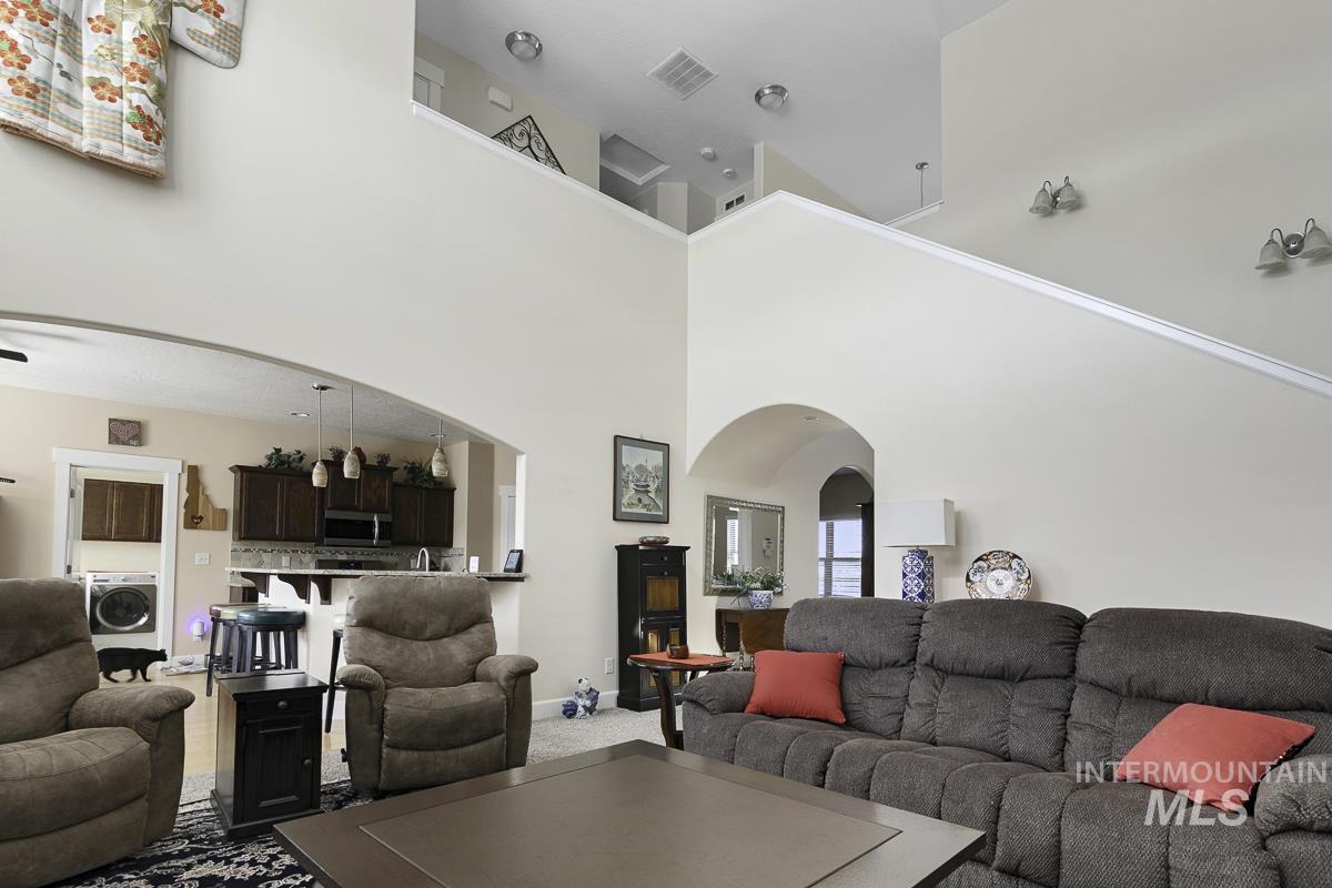 9013 W Cambridge Ct, Hammett, Idaho 83627, 4 Bedrooms, 3.5 Bathrooms, Residential For Sale, Price $794,900, 98978939