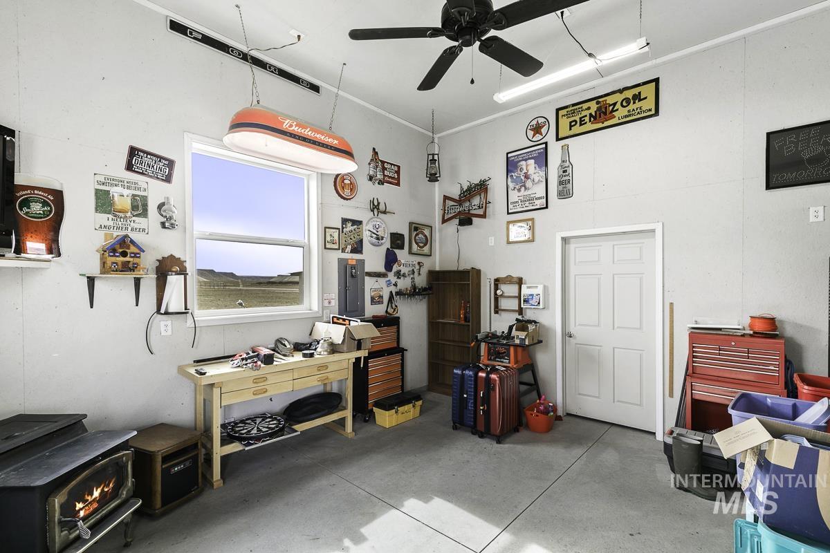 9013 W Cambridge Ct, Hammett, Idaho 83627, 4 Bedrooms, 3.5 Bathrooms, Residential For Sale, Price $794,900, 98978939