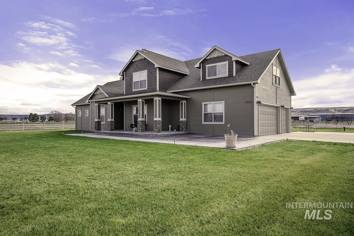 9013 W Cambridge Ct, Hammett, Idaho 83627, 4 Bedrooms, 3.5 Bathrooms, Residential For Sale, Price $794,900, 98978939