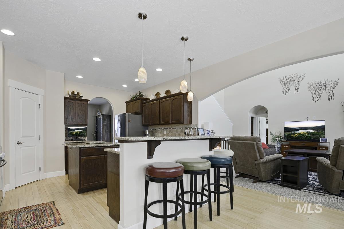 9013 W Cambridge Ct, Hammett, Idaho 83627, 4 Bedrooms, 3.5 Bathrooms, Residential For Sale, Price $794,900, 98978939