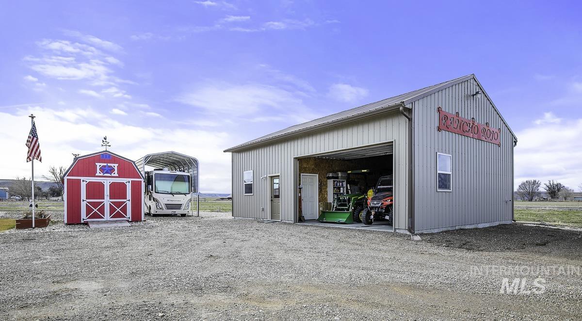 9013 W Cambridge Ct, Hammett, Idaho 83627, 4 Bedrooms, 3.5 Bathrooms, Residential For Sale, Price $794,900, 98978939