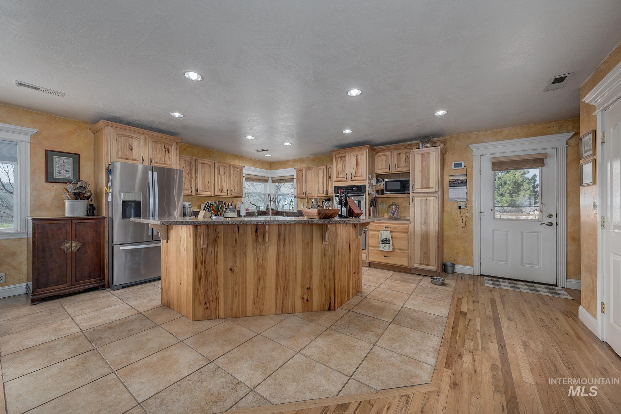 4073 Lincoln Dr, Ontario, Idaho 97914, 3 Bedrooms, 2 Bathrooms, Residential For Sale, Price $697,500, 98978940