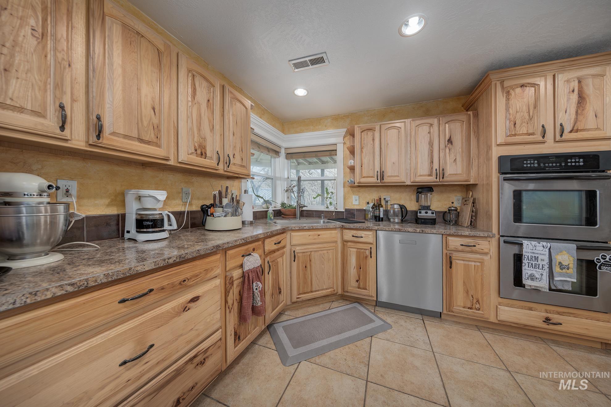 4073 Lincoln Dr, Ontario, Idaho 97914, 3 Bedrooms, 2 Bathrooms, Residential For Sale, Price $697,500, 98978940