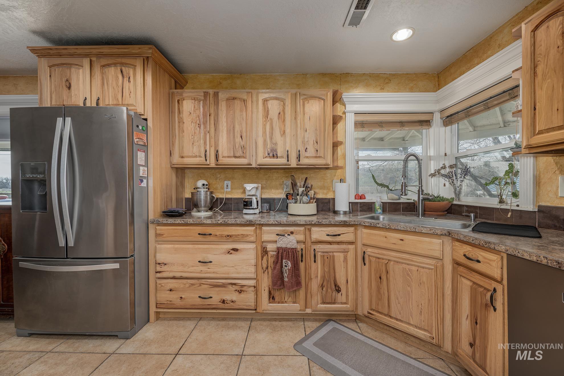 4073 Lincoln Dr, Ontario, Idaho 97914, 3 Bedrooms, 2 Bathrooms, Residential For Sale, Price $697,500, 98978940