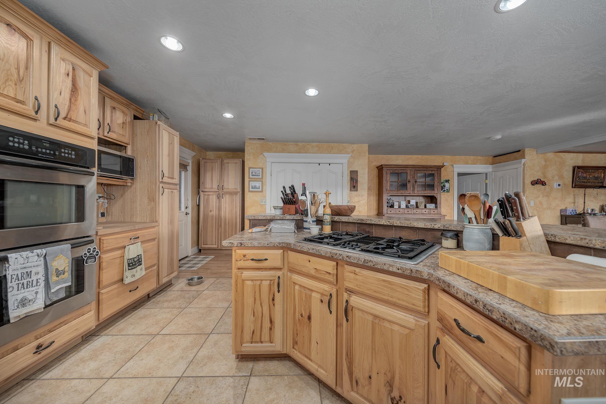 4073 Lincoln Dr, Ontario, Idaho 97914, 3 Bedrooms, 2 Bathrooms, Residential For Sale, Price $697,500, 98978940