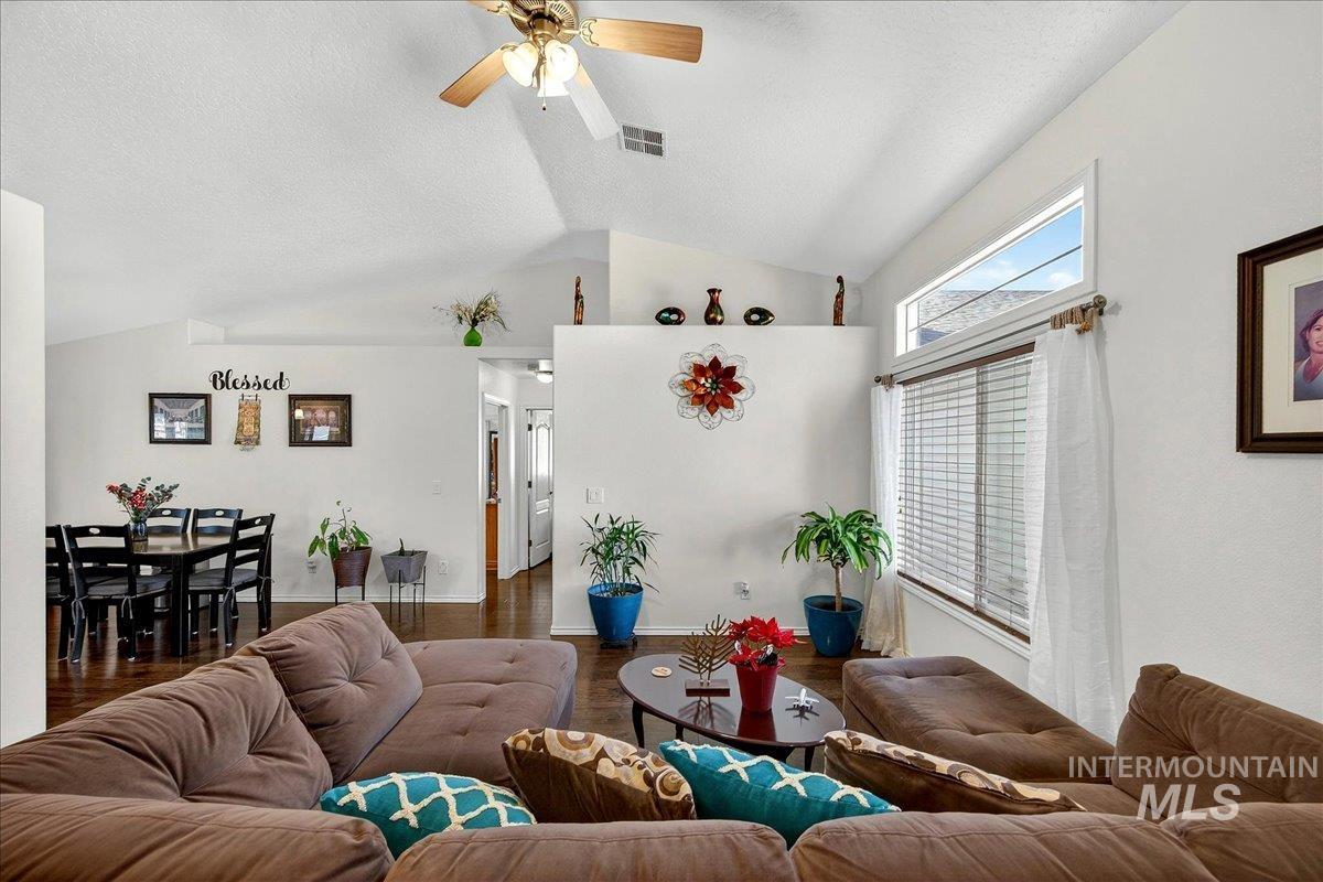 2558 N Rough Stone, Meridian, Idaho 83646, 4 Bedrooms, 2 Bathrooms, Residential For Sale, Price $485,000,MLS 98978944