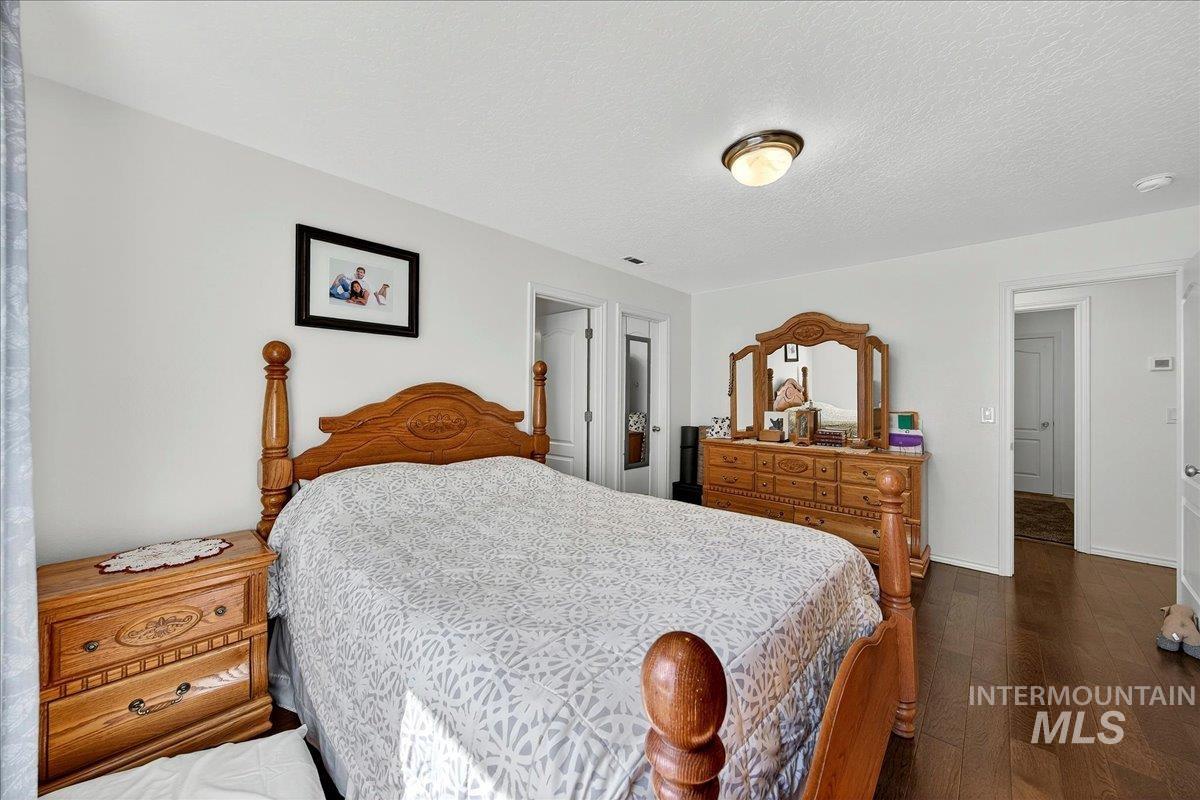 2558 N Rough Stone, Meridian, Idaho 83646, 4 Bedrooms, 2 Bathrooms, Residential For Sale, Price $485,000,MLS 98978944